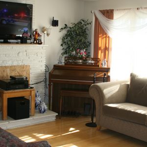 Francel Guest Home II - 3 - living room.JPG