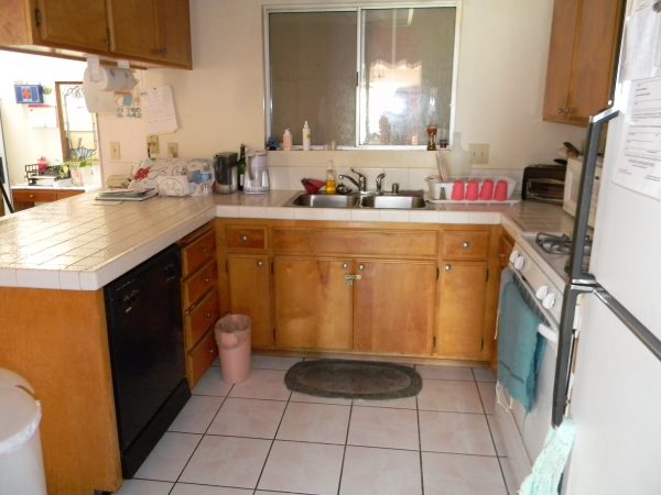 Lucy's Place - kitchen.JPG