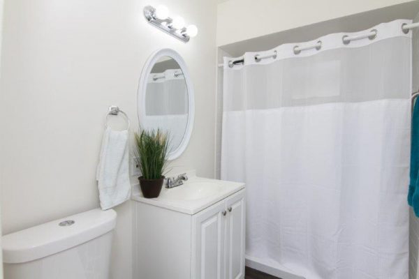 Mesaview Independent Living - restroom.jpg