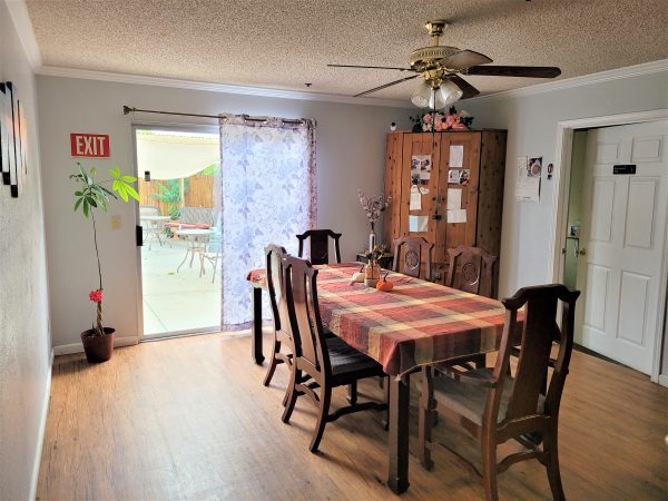 Compassionate Care for Seniors 4 -dining room.jpg