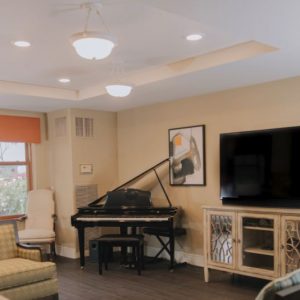 Crown Cove 4 - tv and piano room.JPG