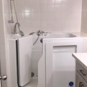 Grace Hills Home Care 4 - hydrotherapy tub.jpg