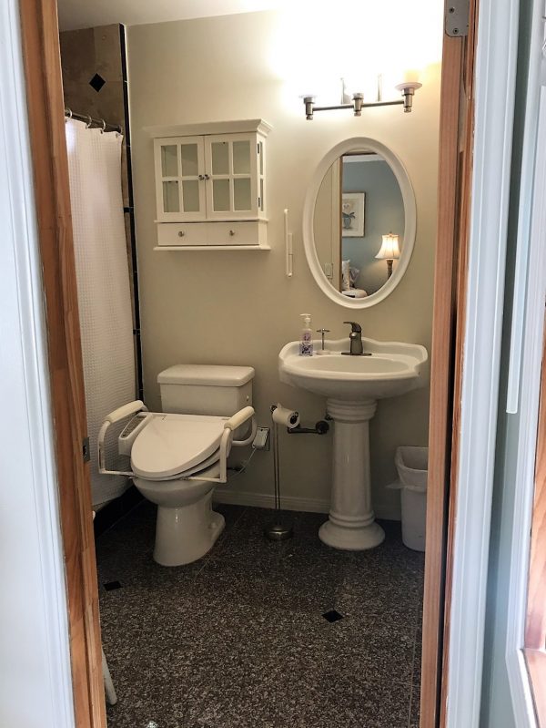 Irvine Cottage #9 6 - restroom.jpeg