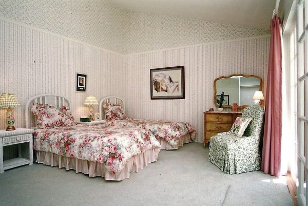 Lake Forest Country Homes II 4 - shared room.jpg