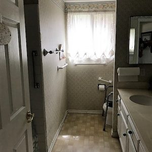 Lake Forest Country Homes III restroom 2.JPG