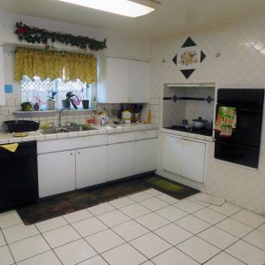 Oravilla Guest Home 4 - kitchen.JPG