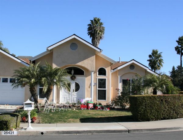 Pacifica Cottage 1 - front view.JPG