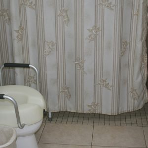 Pacifica Cottage restroom 2.JPG