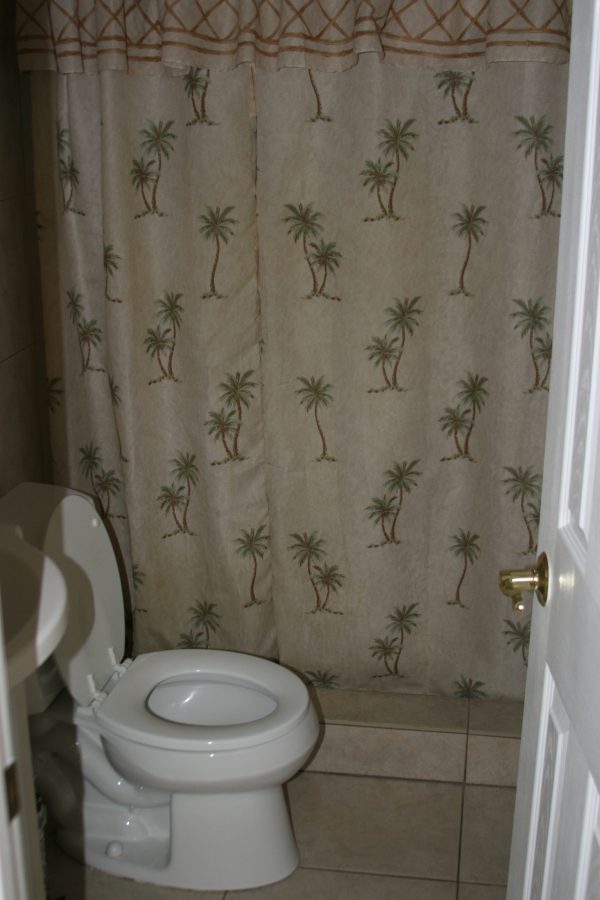 Pacifica Cottage restroom.JPG