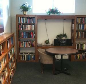 Pacifica Royale Assisted Living Community 4 - library.JPG