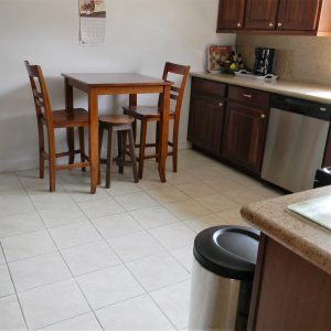 Paseo Guest Home 4 - kitchen.JPG