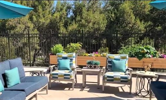 Silvergate Rancho Bernardo 4 - Outdoor seating.JPG