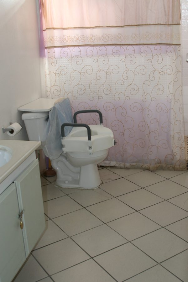 The Pleasantview Home restroom 2.JPG