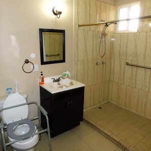 El Mirador (Casa de Retiro y Convalencia) 9 - Bathroom.JPG