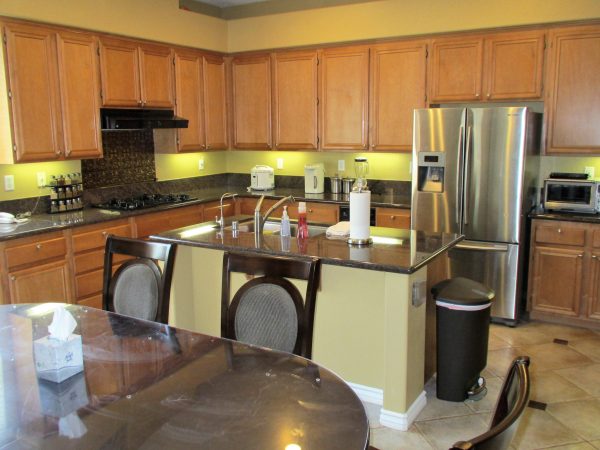 Elite Manor Residential Care II 4 - kitchen.jpg