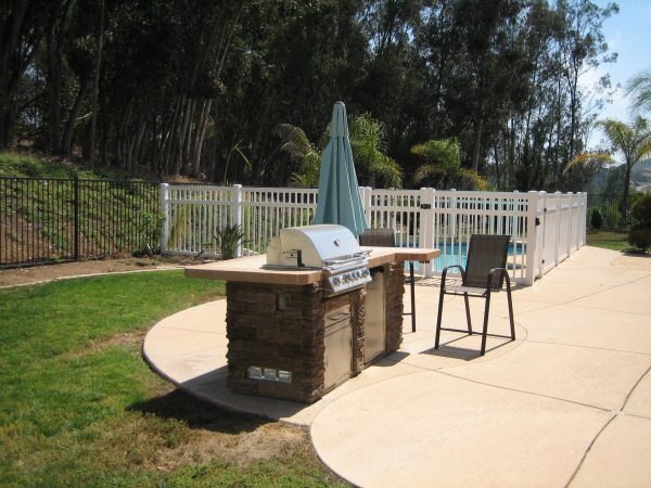 Elite Manor Residential Care II 6 - backyard.jpg