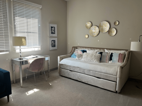 Fallbrook Trails Apartments Apartment Living Room.png