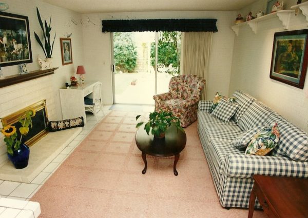Kaela's Home for Elderly 3 - living room 2.jpg