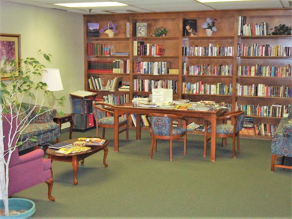 Saint Paul's Villa 4 - library.JPG