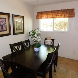 thrive-elder-care-dining-room.jpg