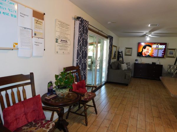 thrive-elder-care-sitting-area.jpg