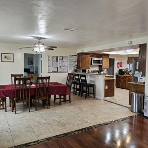 bed-of-roses-dining-room.jpg