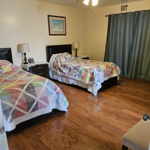 bed-of-roses-shared-room-4.jpg