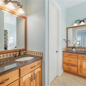 casa-calle-de-talar-master-bathroom-2.jpeg