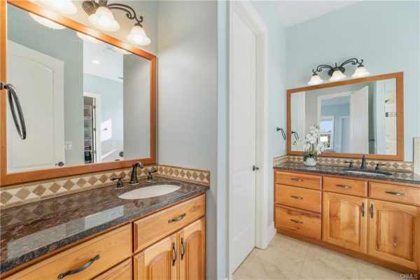 casa-calle-de-talar-master-bathroom-2.jpeg
