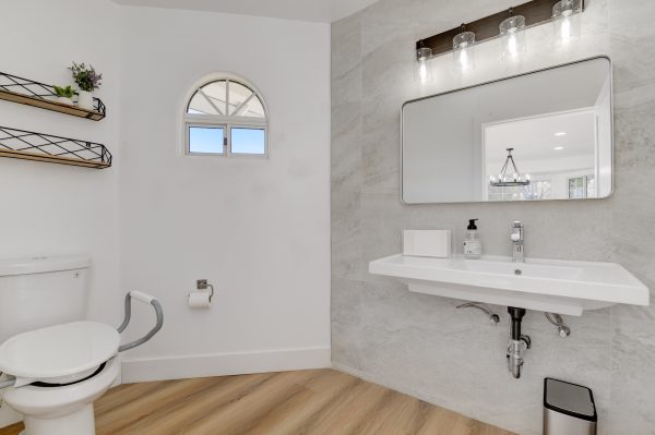casa-zagara-inc-bathroom.jpg