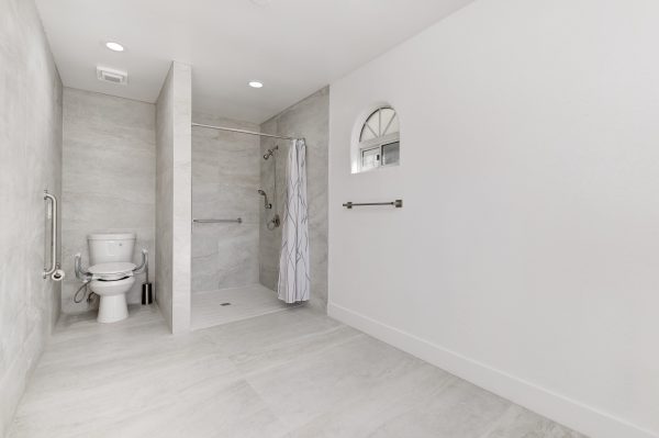 casa-zagara-inc-master-suite---ensuite-bathroom-2.jpg
