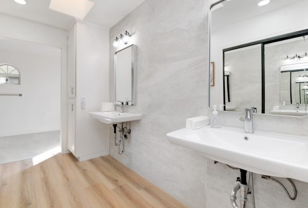 casa-zagara-inc-master-suite---ensuite-bathroom.jpg