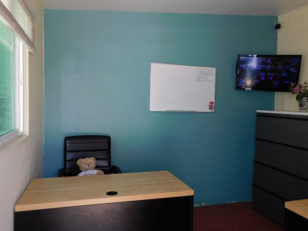 estancia-los-anos-de-oro-office.jpg
