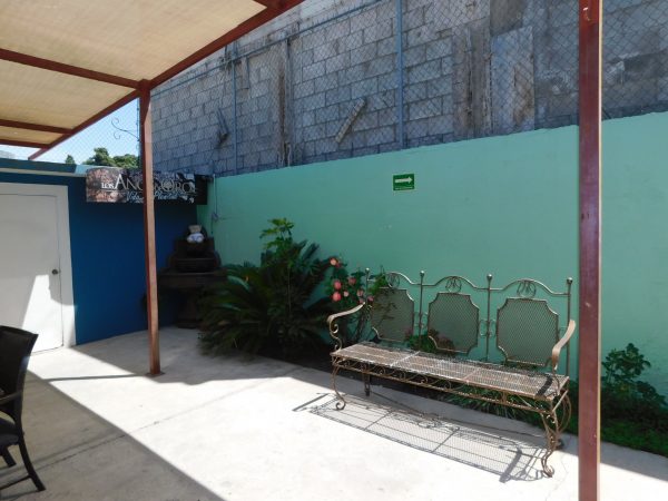 estancia-los-anos-de-oro-patio.jpg