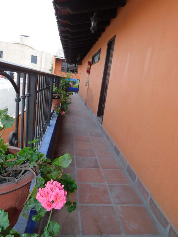 hacienda-anos-de-oro-walkway.jpg