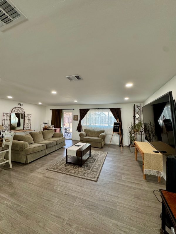 golden-heart-home-care-3---living-room.jpeg