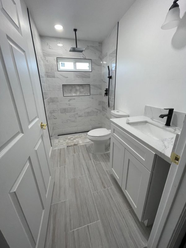golden-heart-home-care-4---roll-in-shower.jpeg