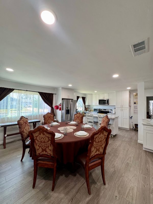 golden-heart-home-care-dining-room.jpeg