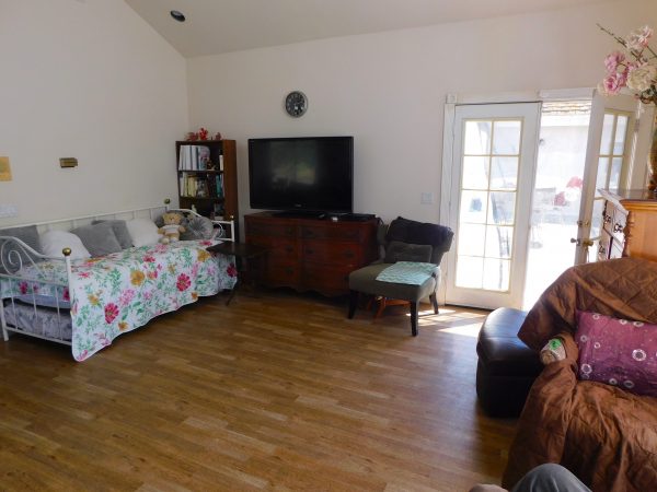 melrose-place-large-private-room.jpg