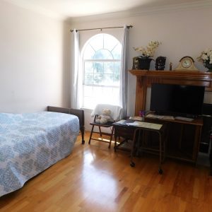 melrose-place-shared-room-1.jpg