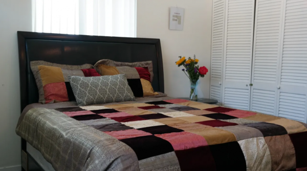 knotts-landing-luxury-care-private-room.png