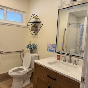 buena-vista-home-care-6---bathroom.jpg