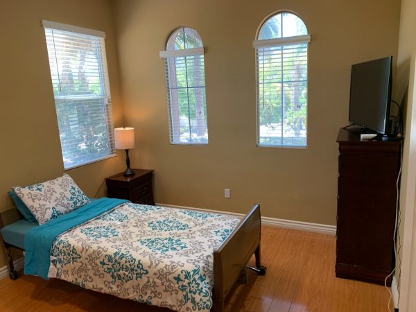 elite-manor-residential-care-ii-10---private-room-4.jpg