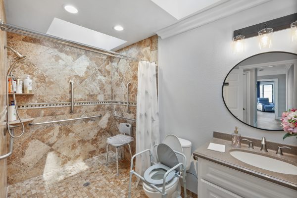 serenity-health-2-11---shower.jpg