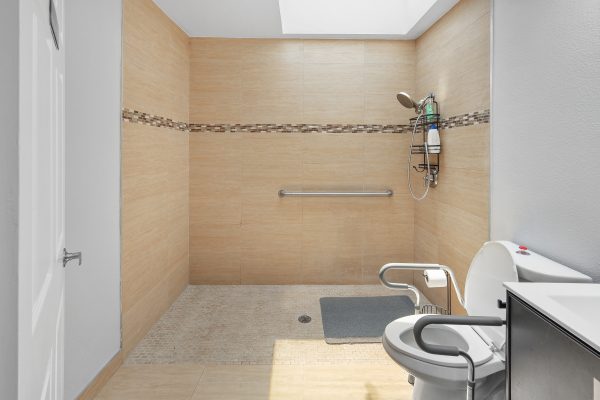 serenity-health-2-12---shower.jpg