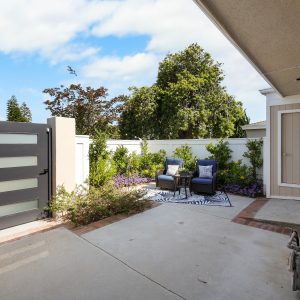 serenity-health-2-3---front-patio.jpg