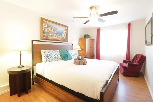 a-quiet-sunset-llc-10---private-room.jpg