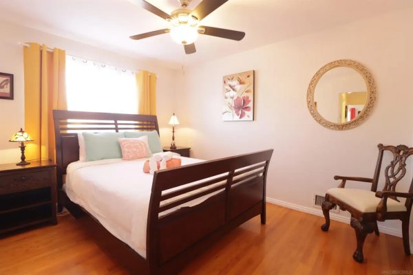 a-quiet-sunset-llc-6---private-room.jpg