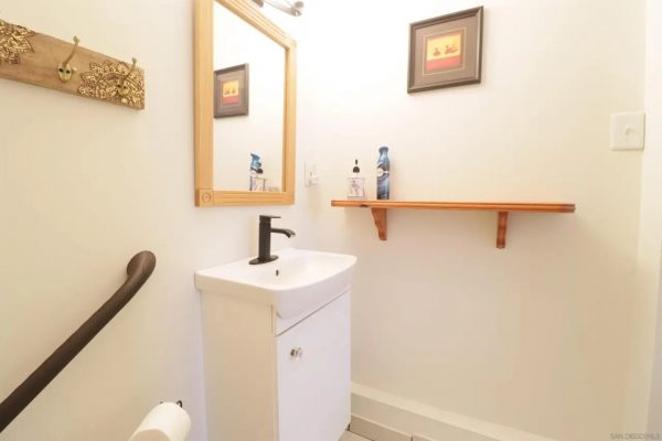 a-quiet-sunset-llc-9---half-bath.jpg