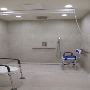 hillside-vista-senior-living-roll-in-shower.jpeg
